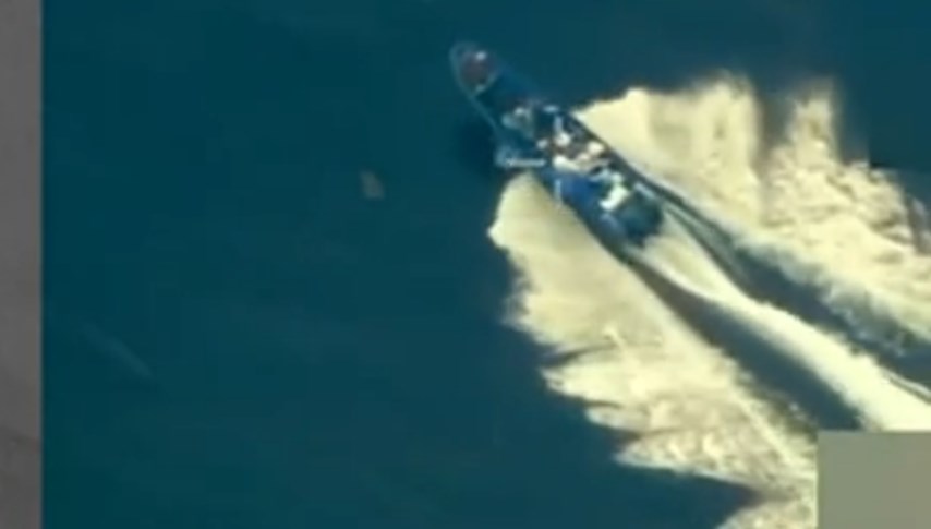 abd yine uyusturucu teknesi vurdu trump 3 narko teroristi oldurduk GHEGRu8y