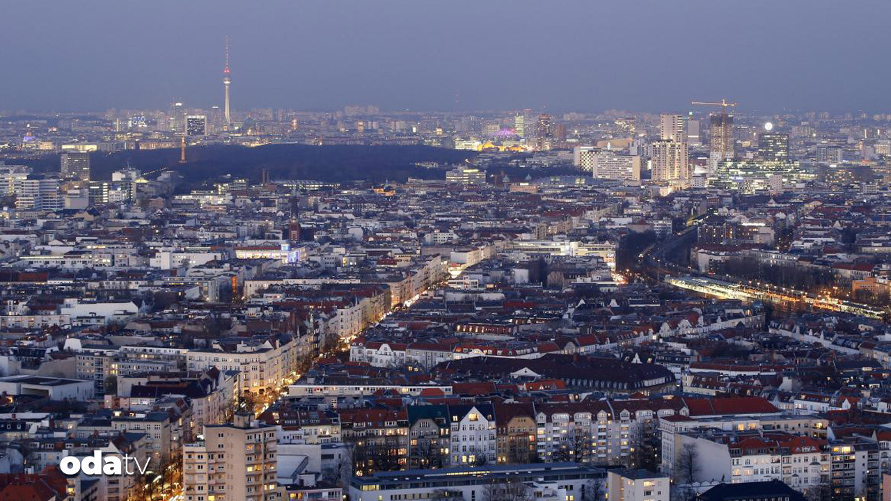 berlinde elektrik kaosu NKhs4yLp