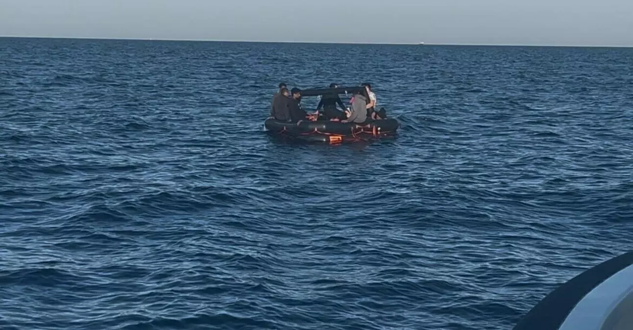 canakkalede 23 kacak gocmen kurtarildi nkSa9uUx