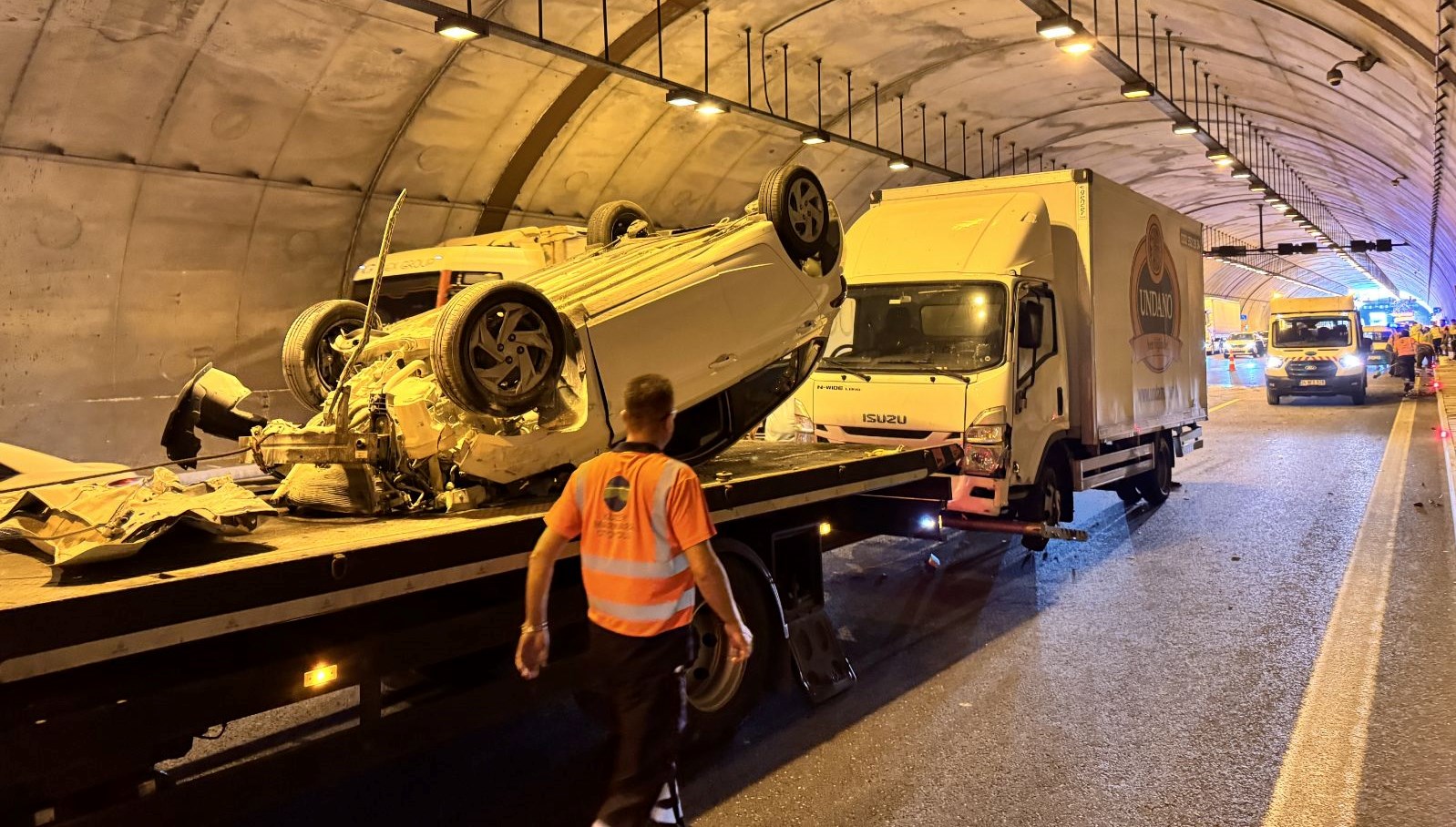 kuzey marmara otoyolunda otomobil ile kamyonet carpisti 8Uzas5Xm