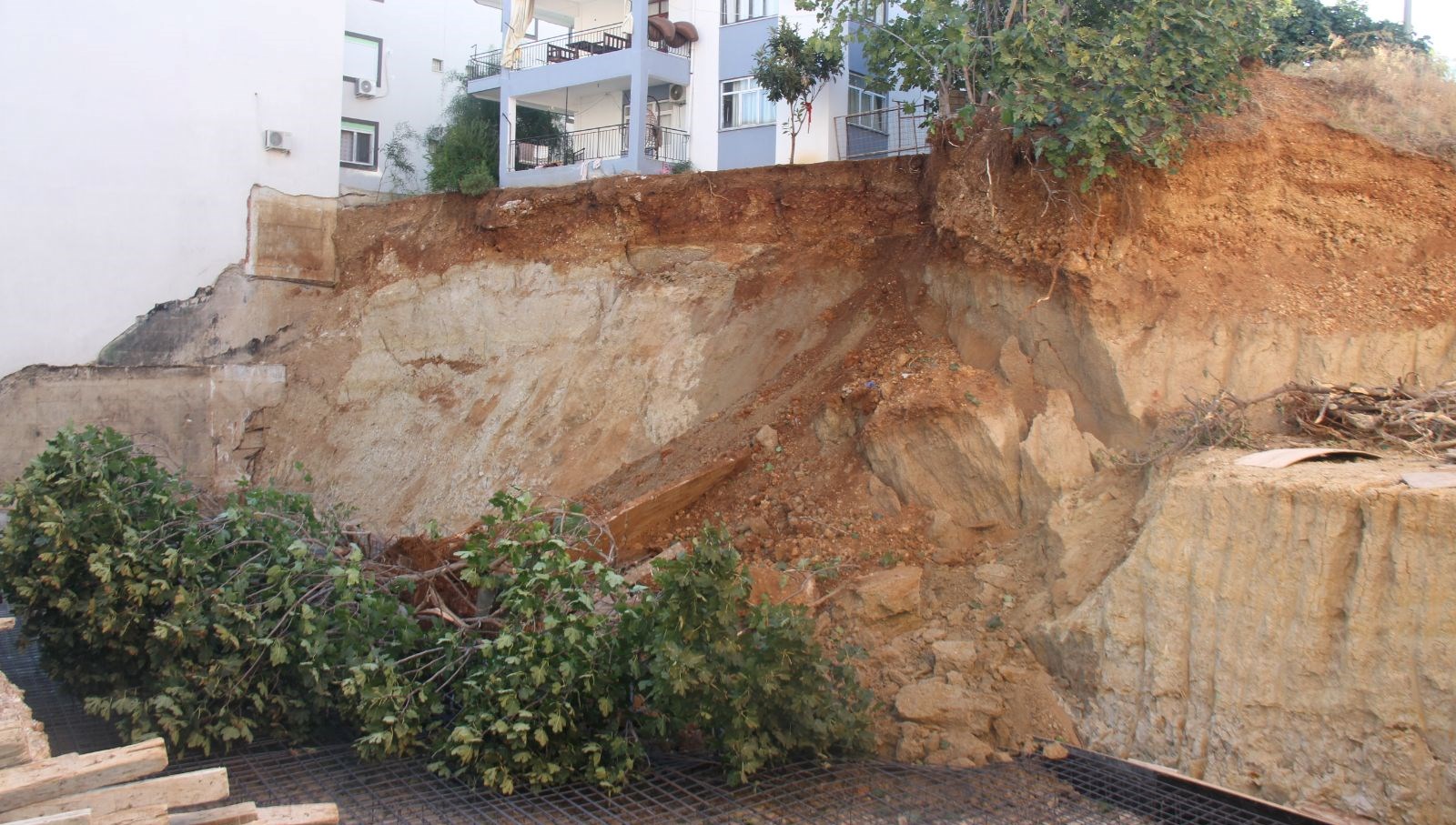 ayni insaatta ikinci kez gocuk BWKbUDsS.jpg