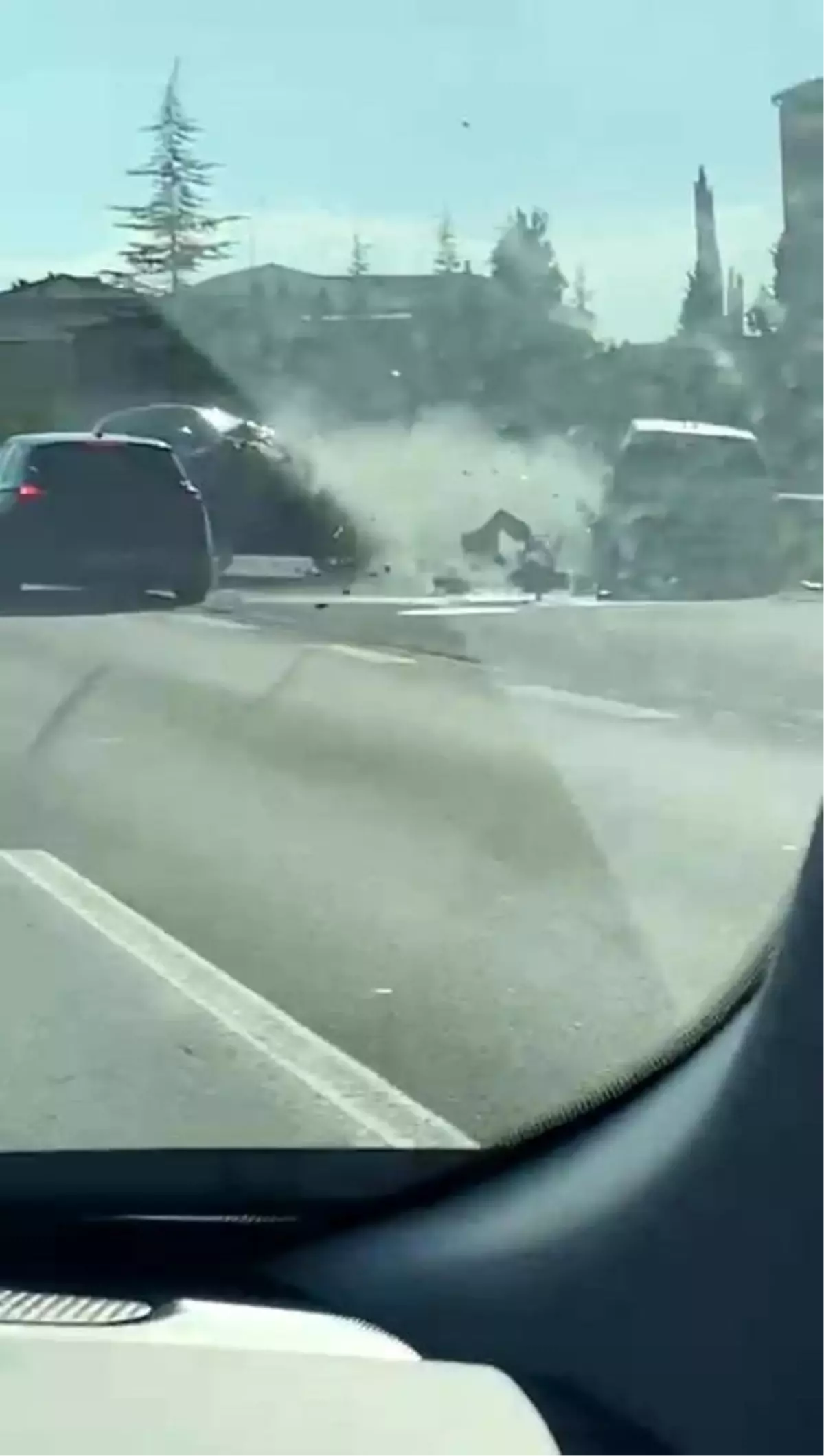 kocaeli tem otoyolunda tehlikeli surus kazasi dp7dqppA