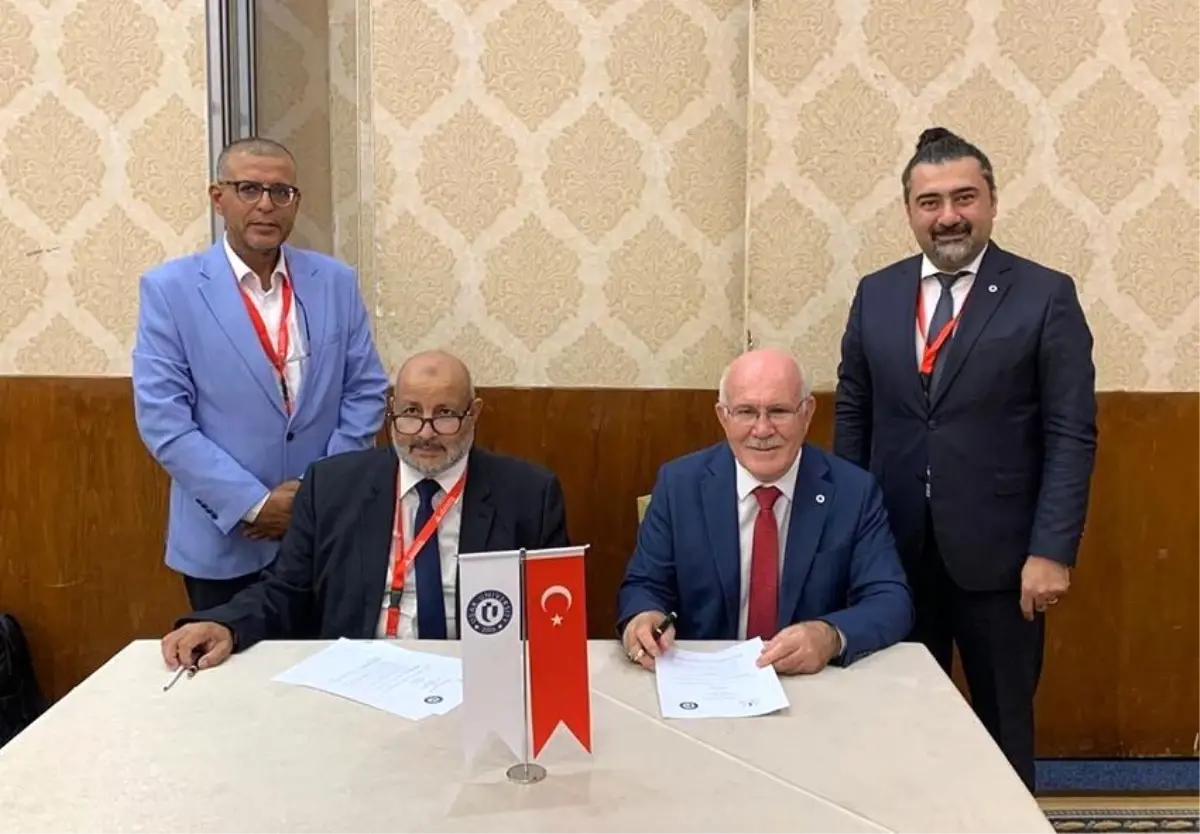 usak universitesi tunusta turk arap universite rektorleri kongresinde is birligi protokolleri imzaladi WzjQveY2.jpg