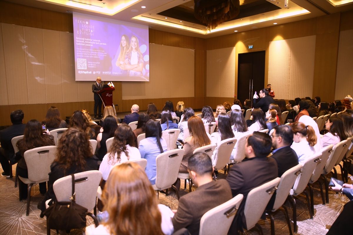 Yapı Kredi, Azerbaycan’da Kadınlara Yönelik Teknoloji Eğitimi Başlattı