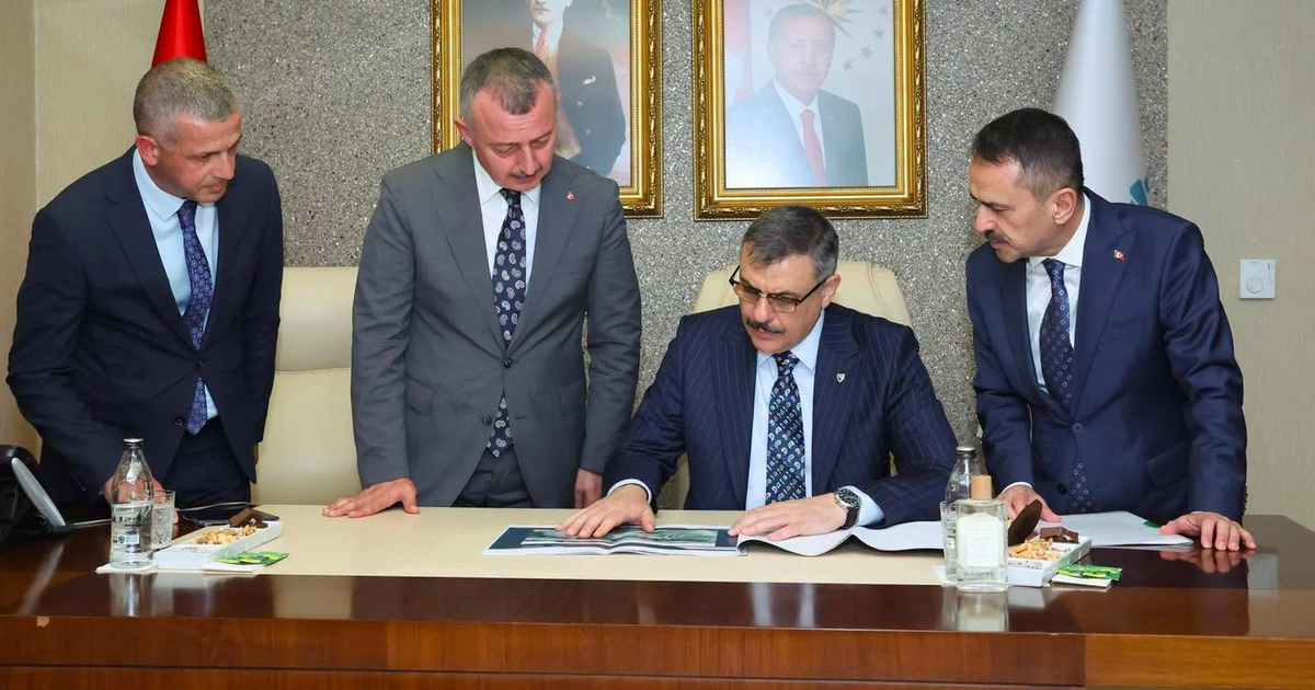 Bakan ciftciden kocaelinin vizyon projelerini yakin mercek Awa1jnLb