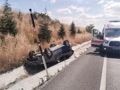 Bozuyuk yolunda korkutan kaza otomobil su kanalina devrildi WYOd5fk2