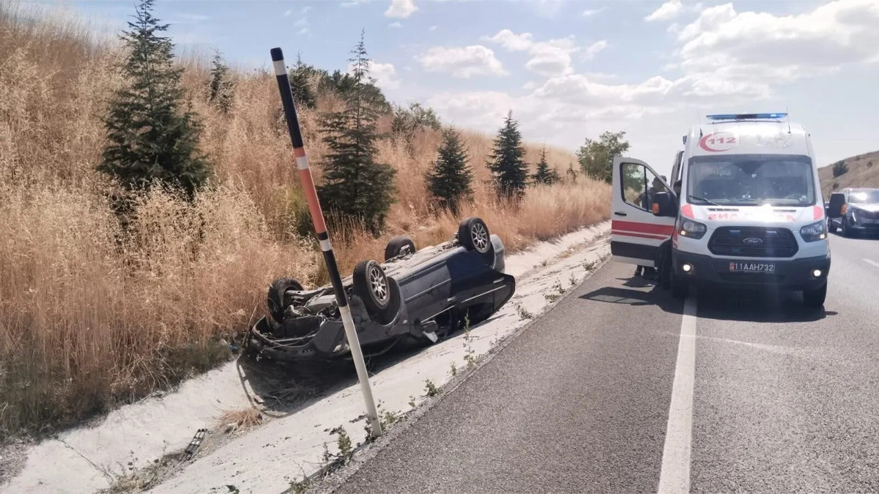 Bozuyuk yolunda korkutan kaza otomobil su kanalina devrildi WYOd5fk2