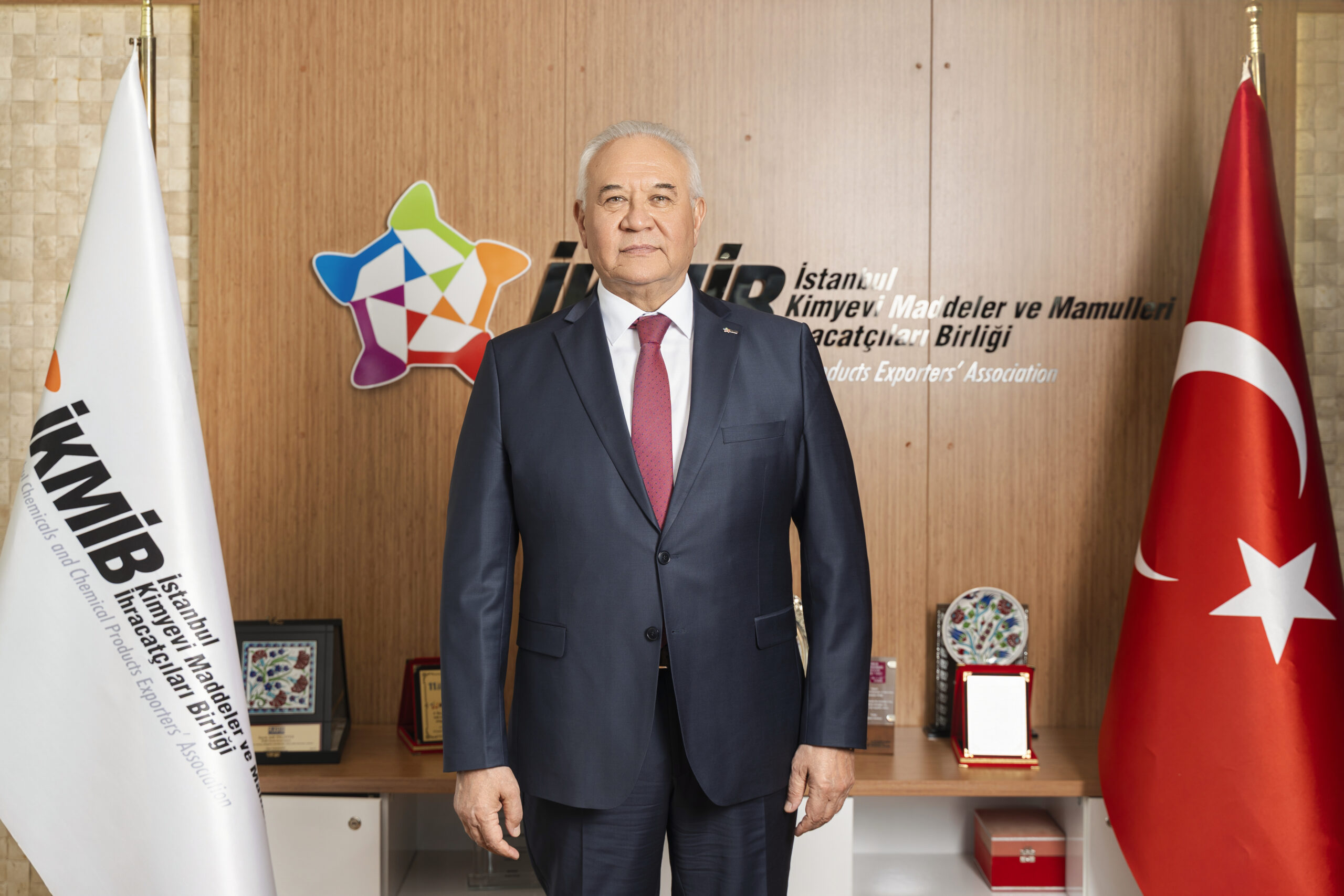 Kimyevi maddeler ve mamulleri sektoru ilk yariyilda 171 milyar dolarlik ihracatla cumhuriyet tarihinin en KN5tAYsm